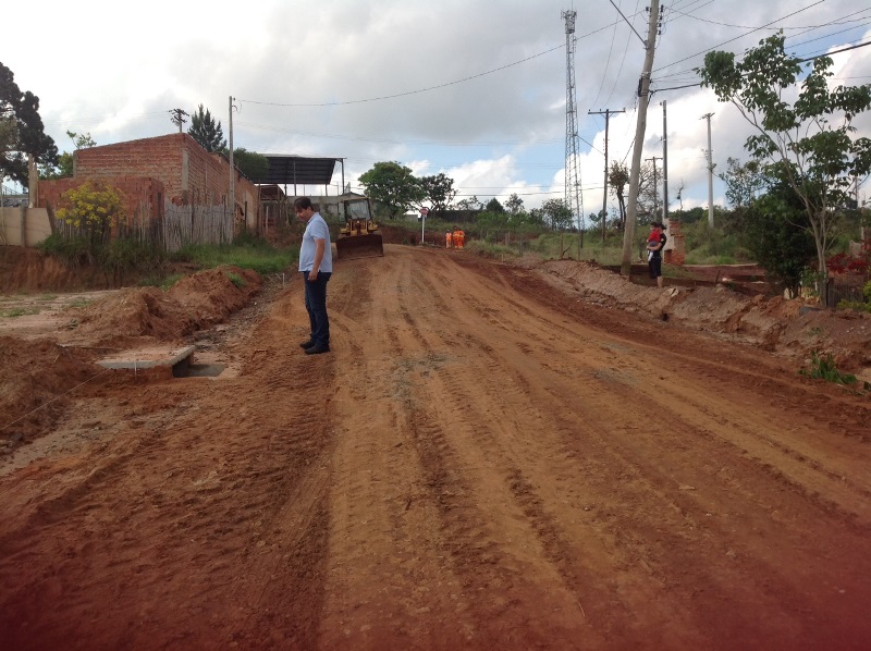 Curumim comemora obras de pavimentação asfáltica na Rua Pedro Donini